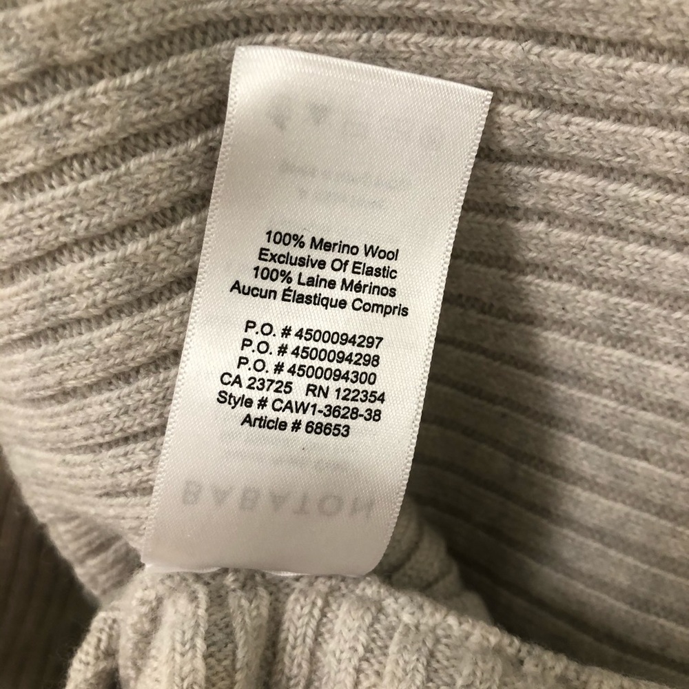 Women's Ribbed Gray Sweater - Picture 7 of 8